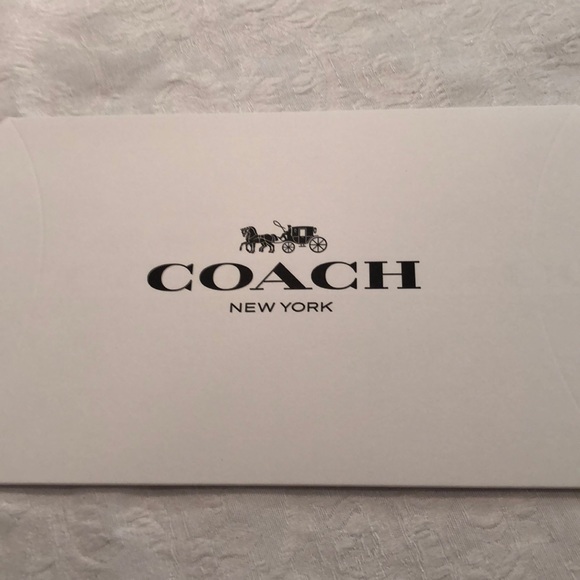 🎉HP🎉Coach embossed sig leather wristlet-midnight - Picture 4 of 5